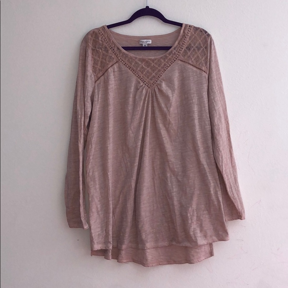 Liz Lange maternity shirt